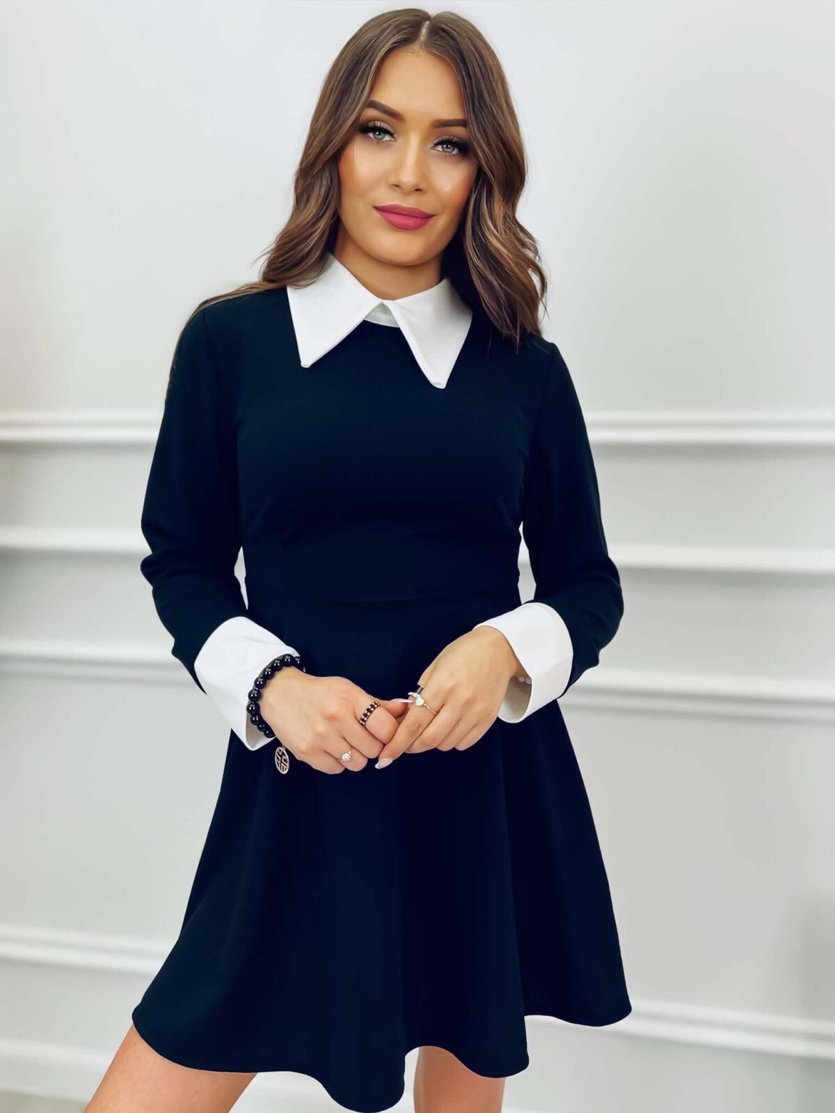 Čierne šaty s golierom WEDNESDAY – Obrázok 5