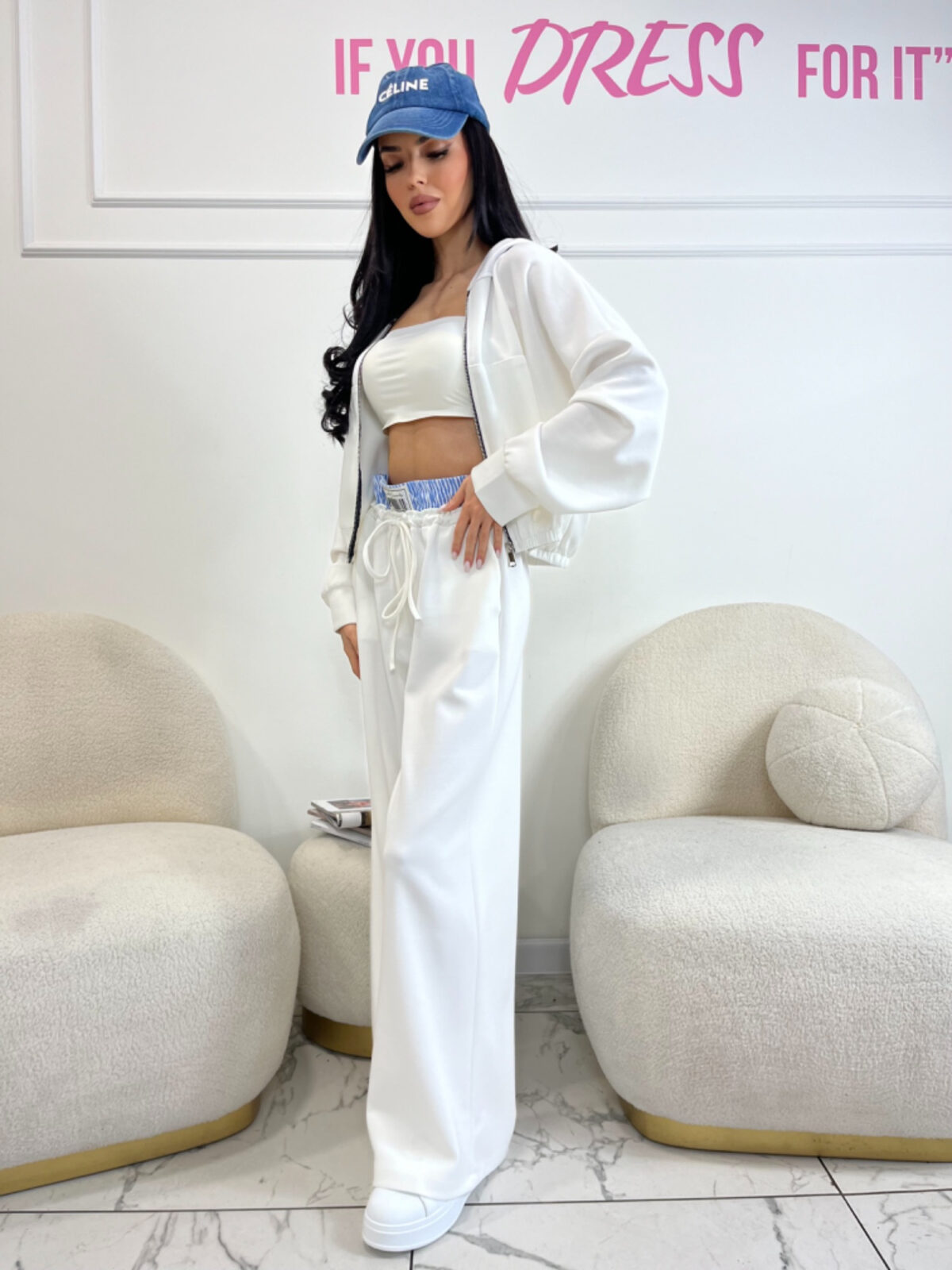 Športovo-elegantný biely komplet MILU – Obrázok 3