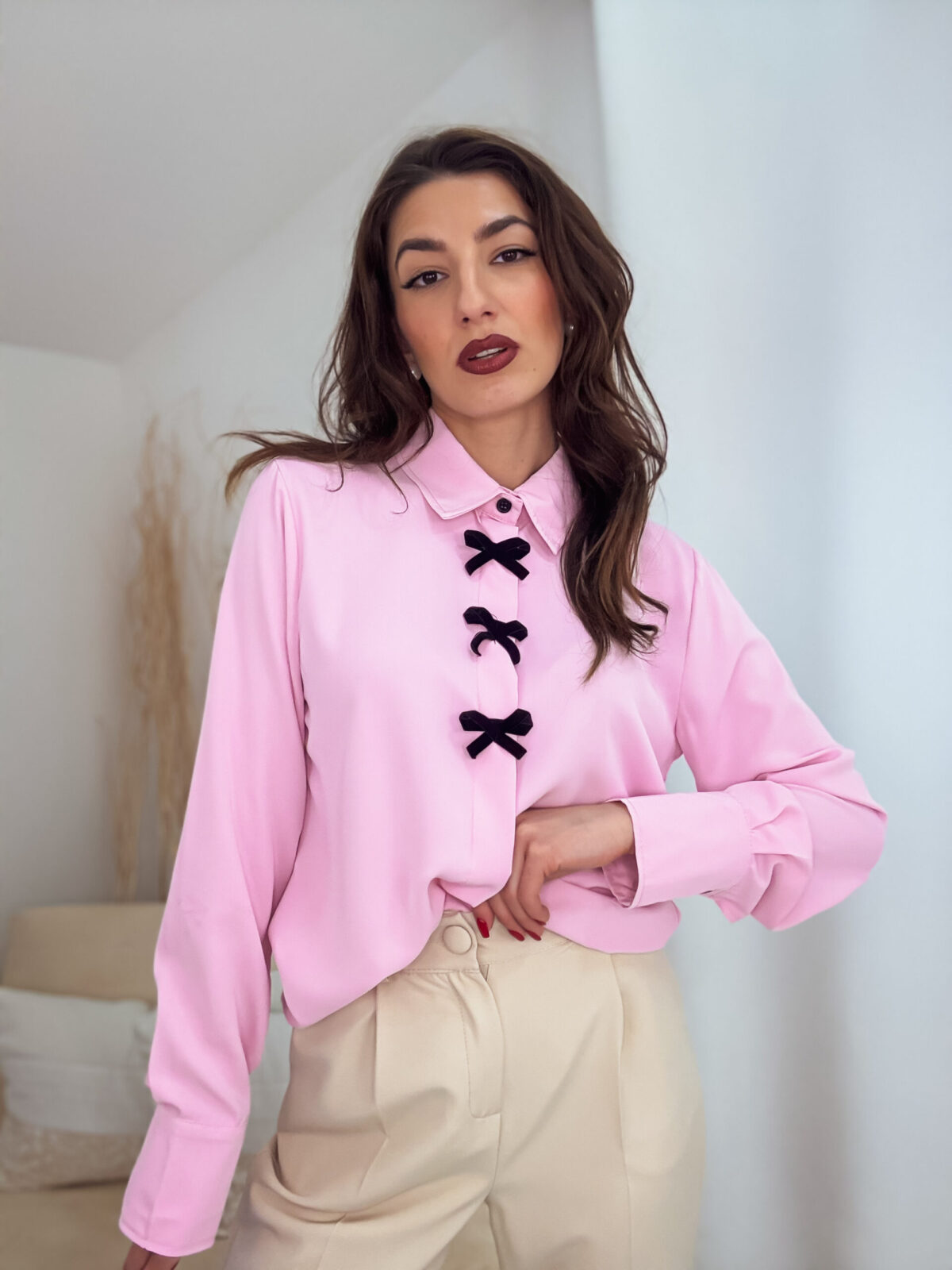 Rúžová košeľa s mašľami BOW – Obrázok 1