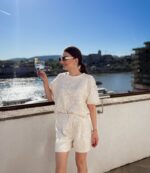 Biely top s flitrami LUX – Obrázok 4